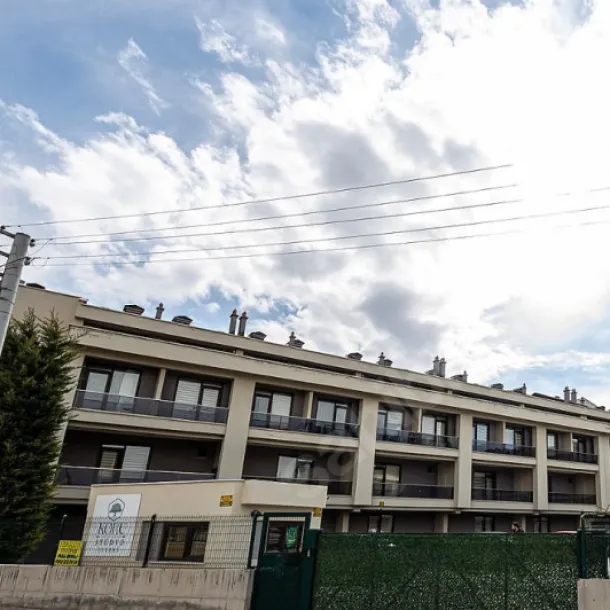 KORU STÜDYO EVLERİ'NDE 1+1 EŞYALI SATILIK DAİRE